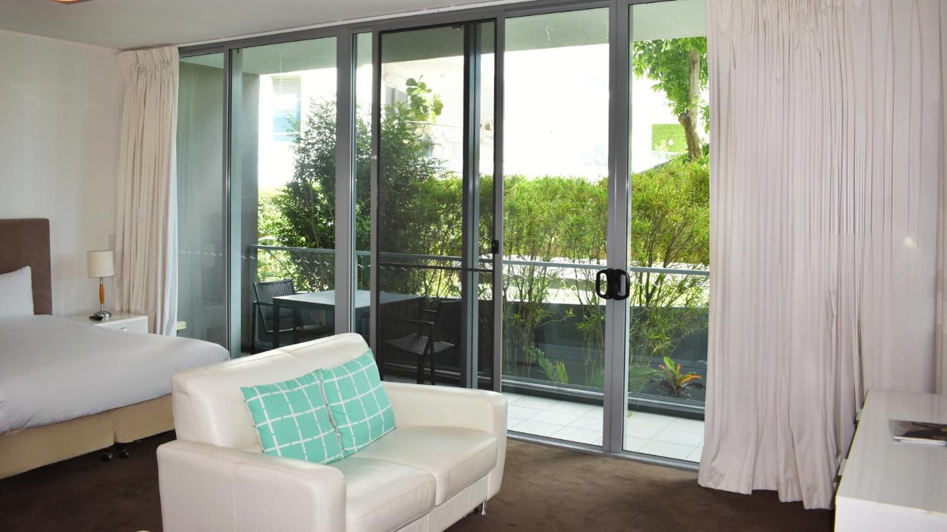 Ultiqa Freshwater Point Resort Broadbeach Gold Coast Exterior photo