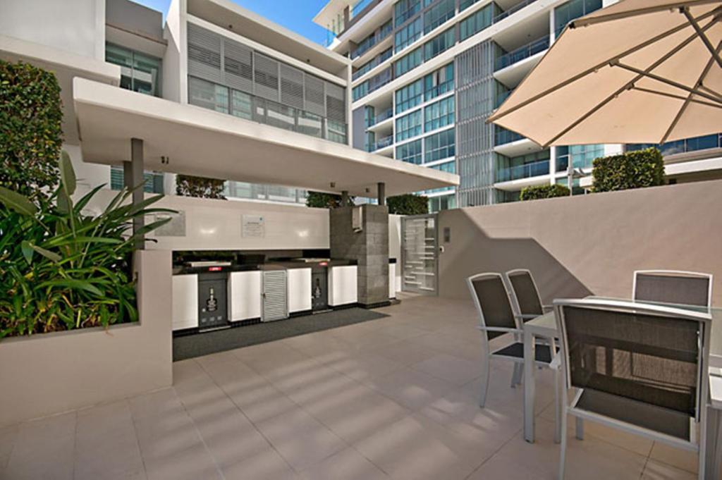 Ultiqa Freshwater Point Resort Broadbeach Gold Coast Exterior photo